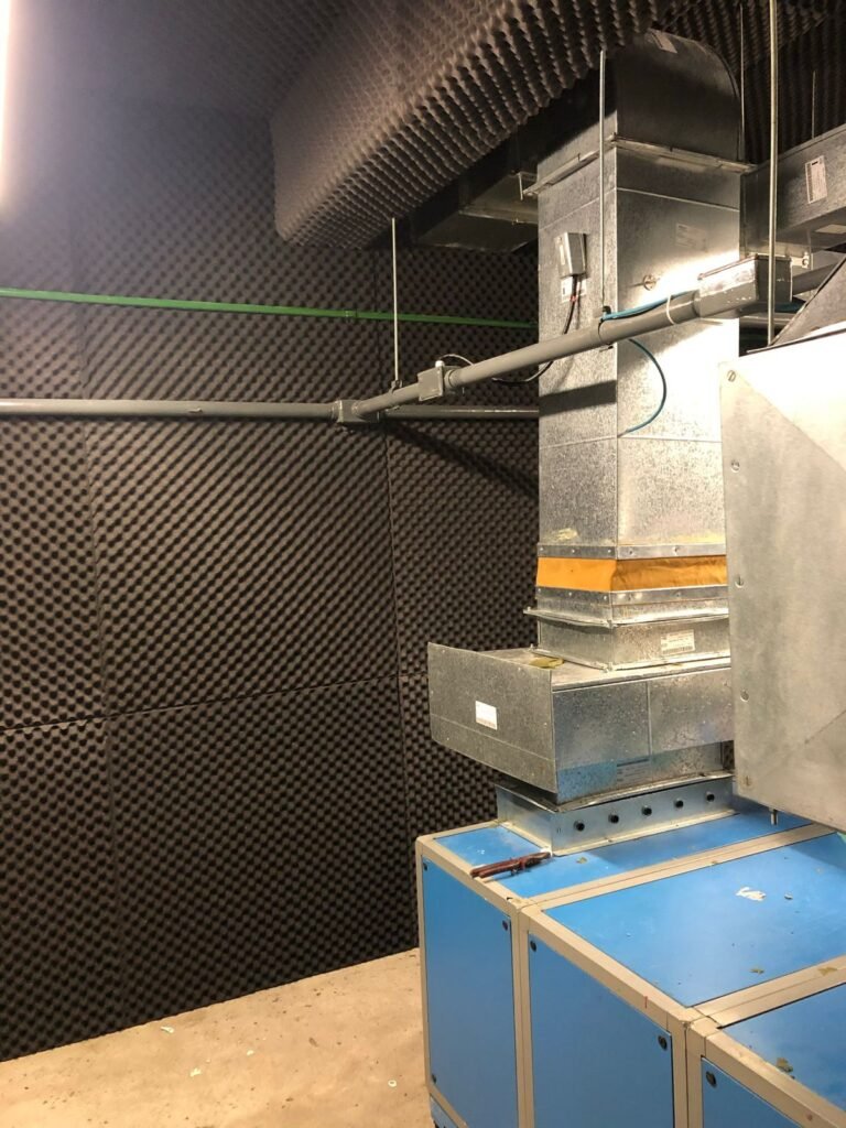 Casa de Máquinas - Brasil Revestimentos Acústicos